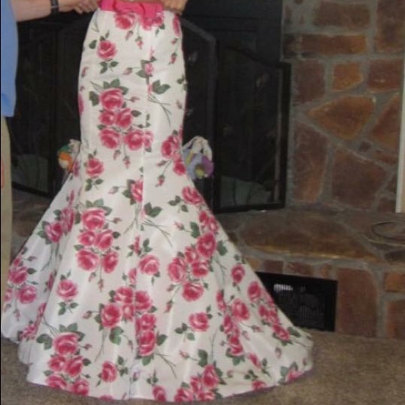 SOLD Sherri Hill size 0 - Picture 4 of 6